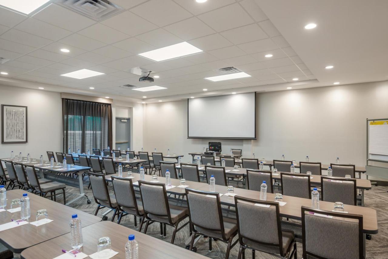Hyatt Place Hampton Convention Center Екстериор снимка