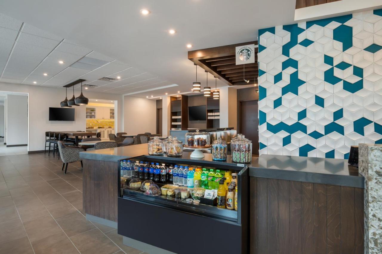 Hyatt Place Hampton Convention Center Екстериор снимка