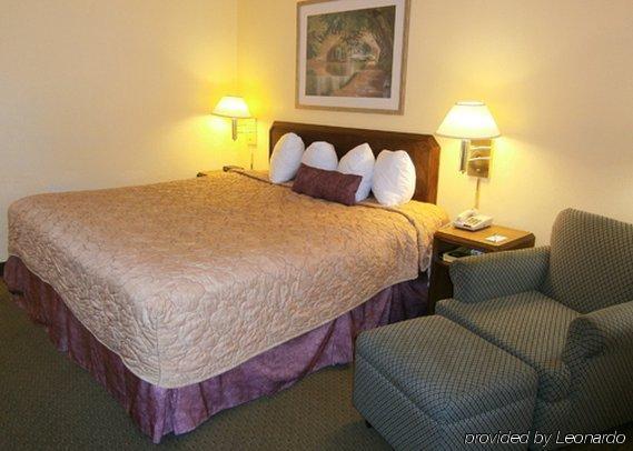 Hyatt Place Hampton Convention Center Стая снимка