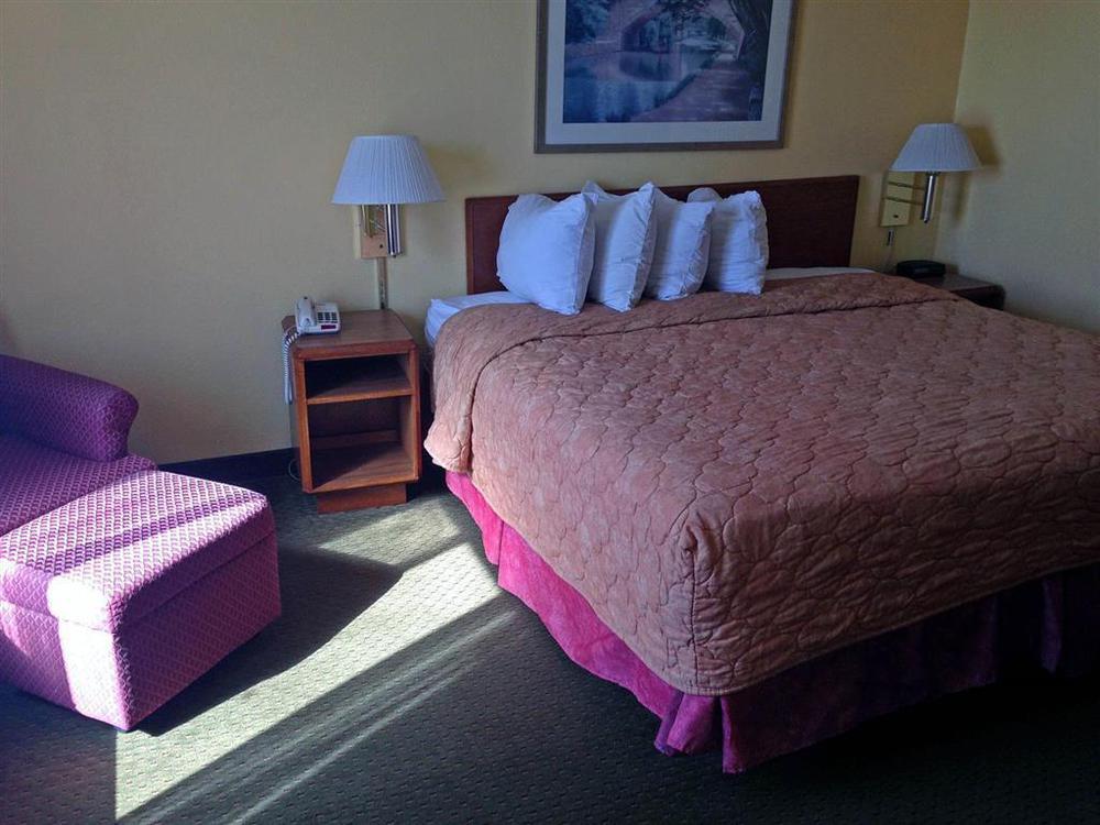 Hyatt Place Hampton Convention Center Стая снимка