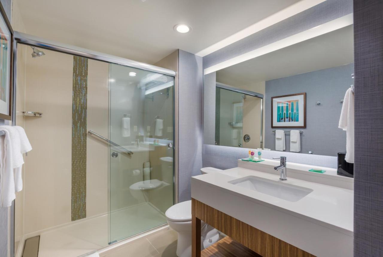 Hyatt Place Hampton Convention Center Екстериор снимка
